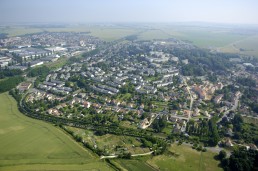 Ville de Louvres vue du ciel patrimoine historique écoquartier